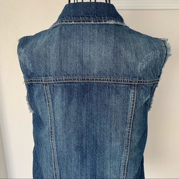 Hippie Laundry Distressed Sleeveless Jean Jacket - Picture 4 of 11